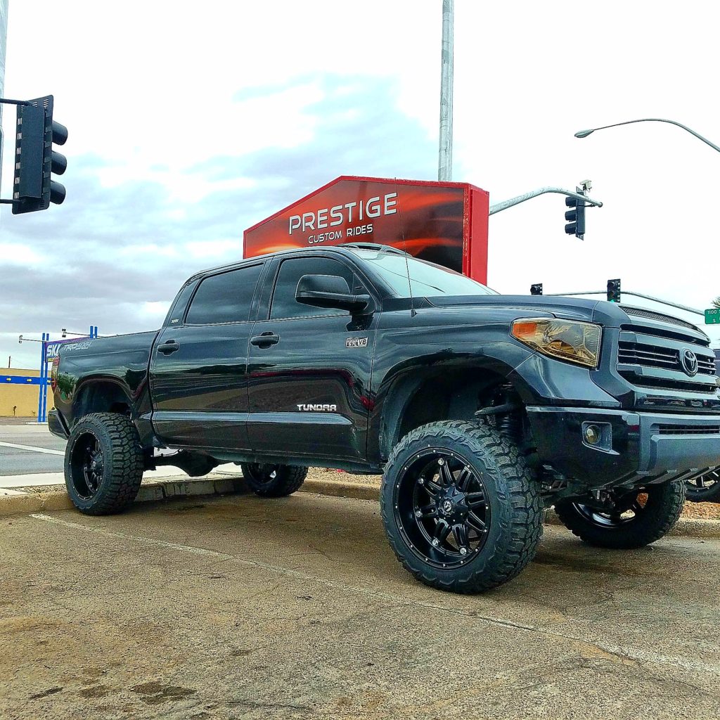 2014 TOYOTA TUNDRA 4X4 WITH 6 ROUGH COUNTRY SUSPENSION LIFT KIT AND A